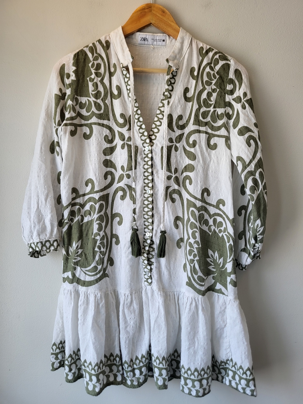 ZARA Beachy Vacation Boho Lightweight White Tunic Dress with Olive Green